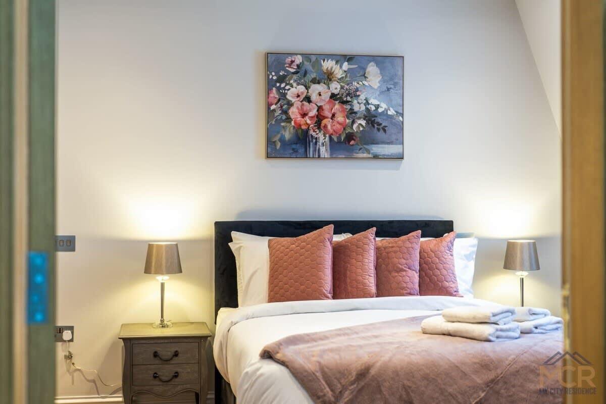 Charming Home in the heart of Mayfair serviced apartment - London - VivreStays