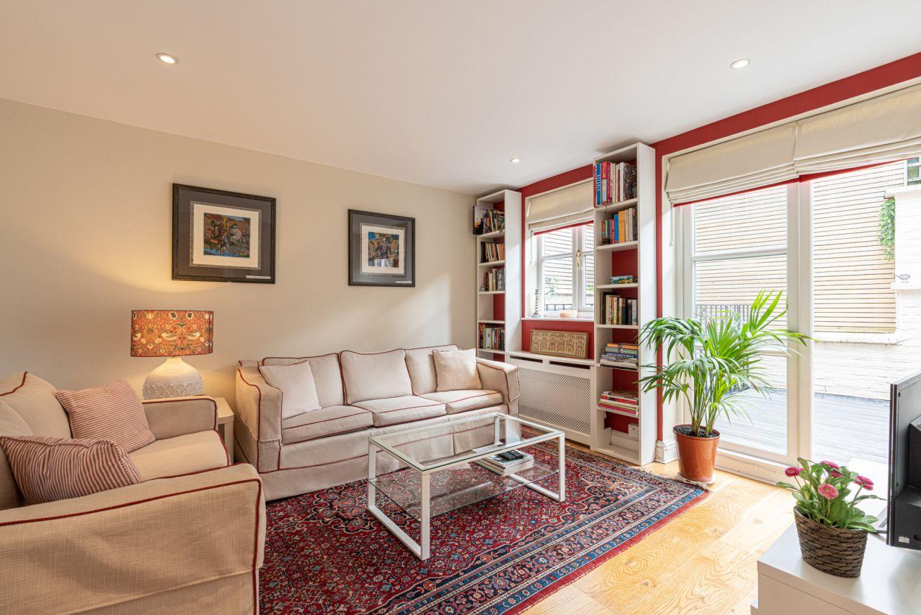 Stylish Mews house with parking serviced apartment - Wansworth - VivreStays