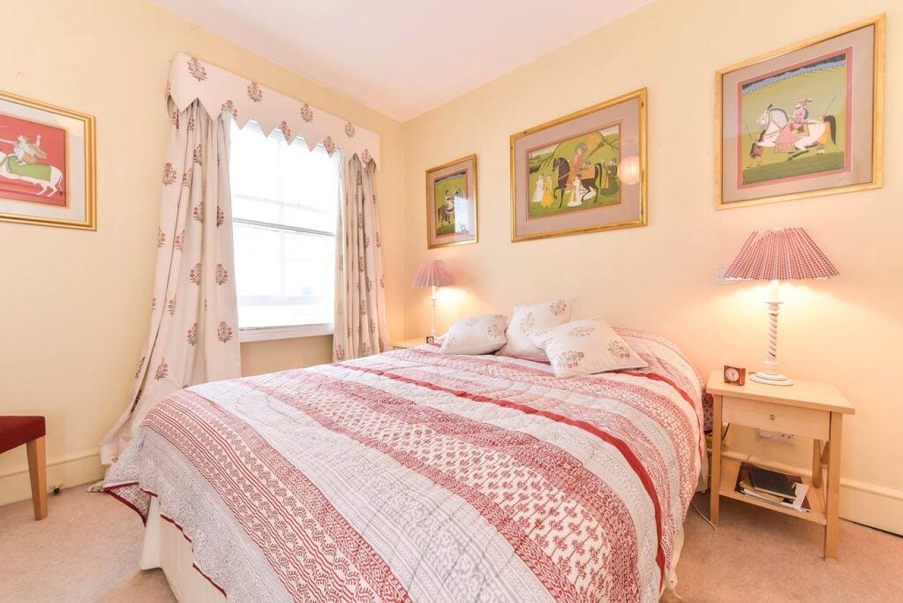 Smart flat near Pimlico Tube serviced apartment - London - VivreStays