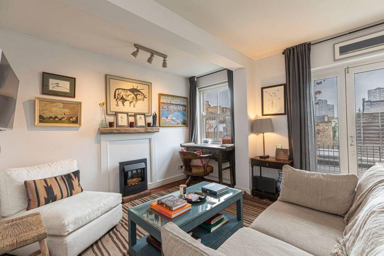 Stylish 2-bed flat w/ terrace near Battersea Park serviced apartment - London - VivreStays