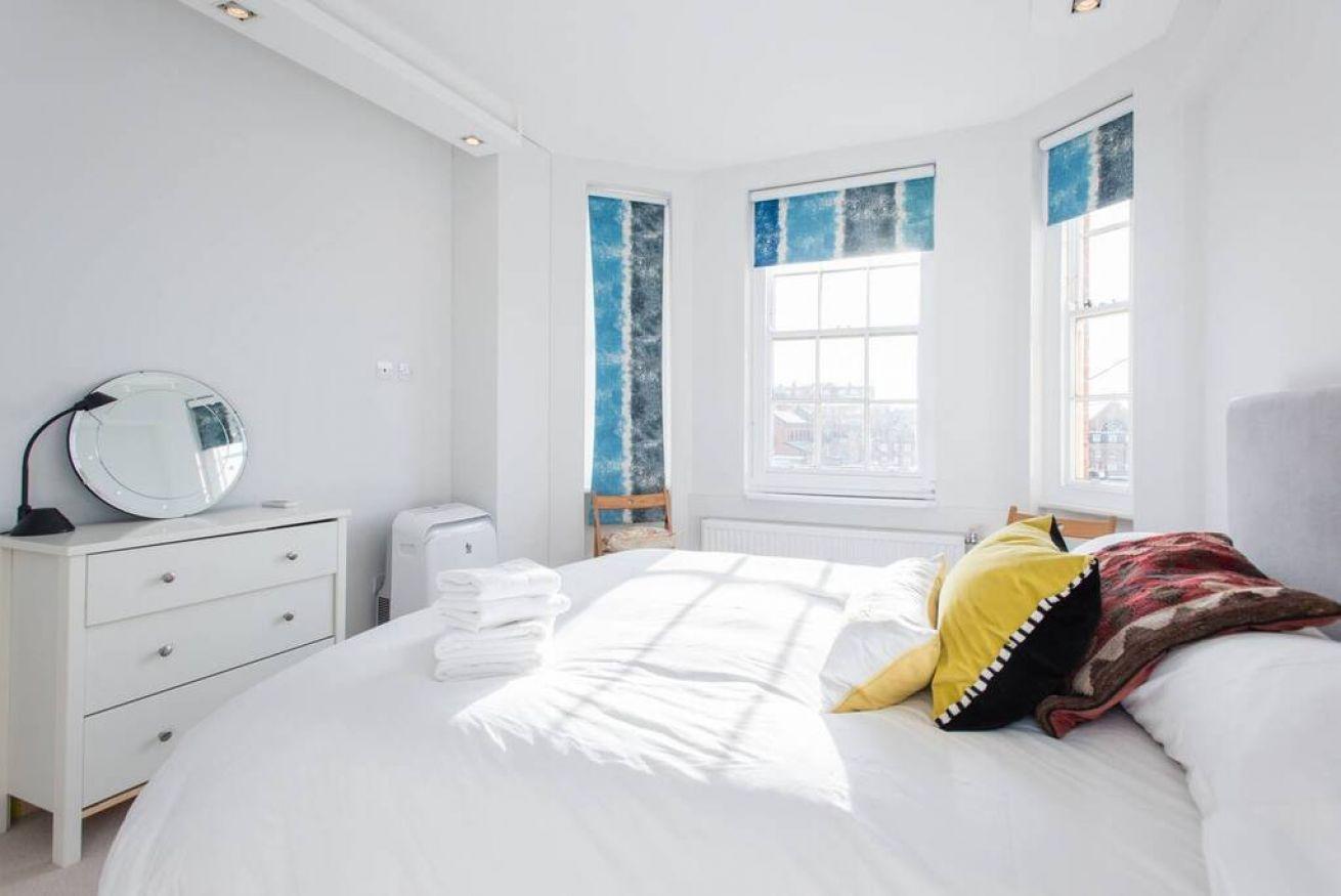 Stylish flat near Hyde Park serviced apartment - London - VivreStays