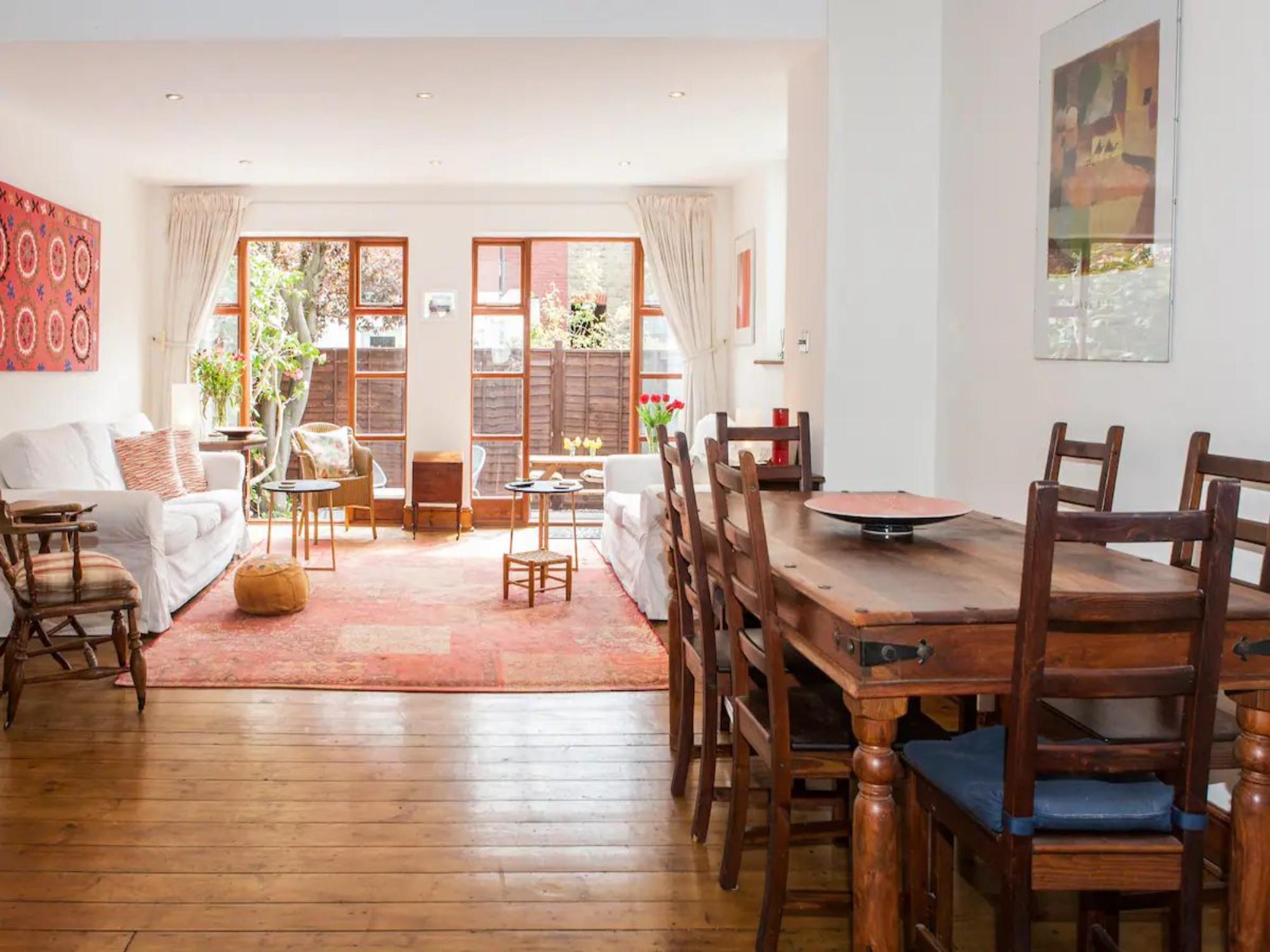 Mediterranean Garden Home - Pass the Keys serviced apartment - London - VivreStays