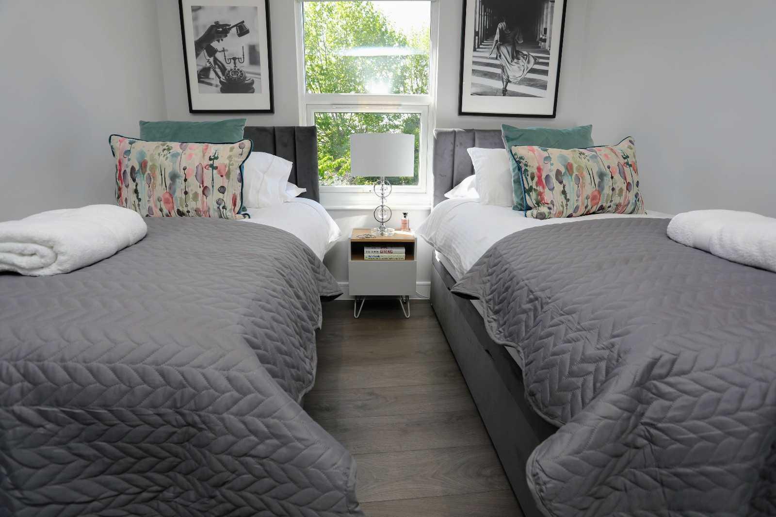 First Floor 47 Stanhope Road, North Finchley - 3Bedroom/2Bathroom serviced apartment - London - VivreStays