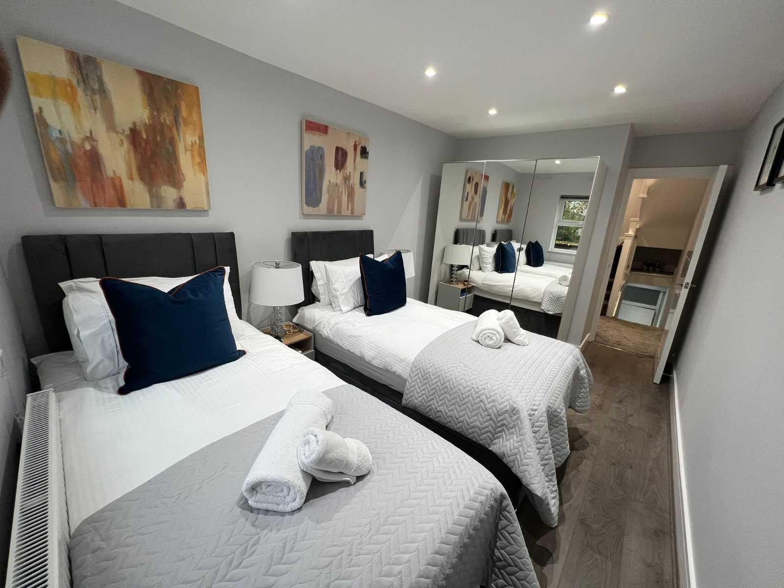 First Floor 45a Stanhope Road, North Finchley - 2Bedroom/2Bathroom serviced apartment - London - VivreStays