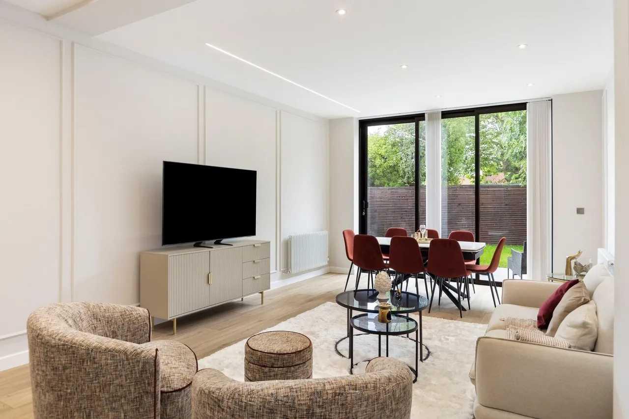 3 bed, 3 bath | Ground Floor Apartment | The Ridgeway NW11 serviced apartment - London - VivreStays