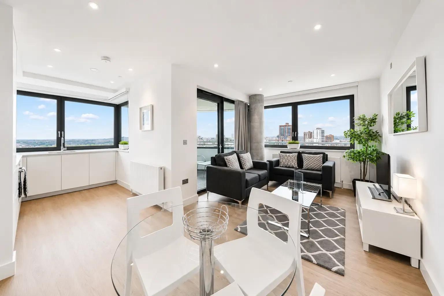 Oasis Way - 1 Bed serviced apartment - Wembley - VivreStays