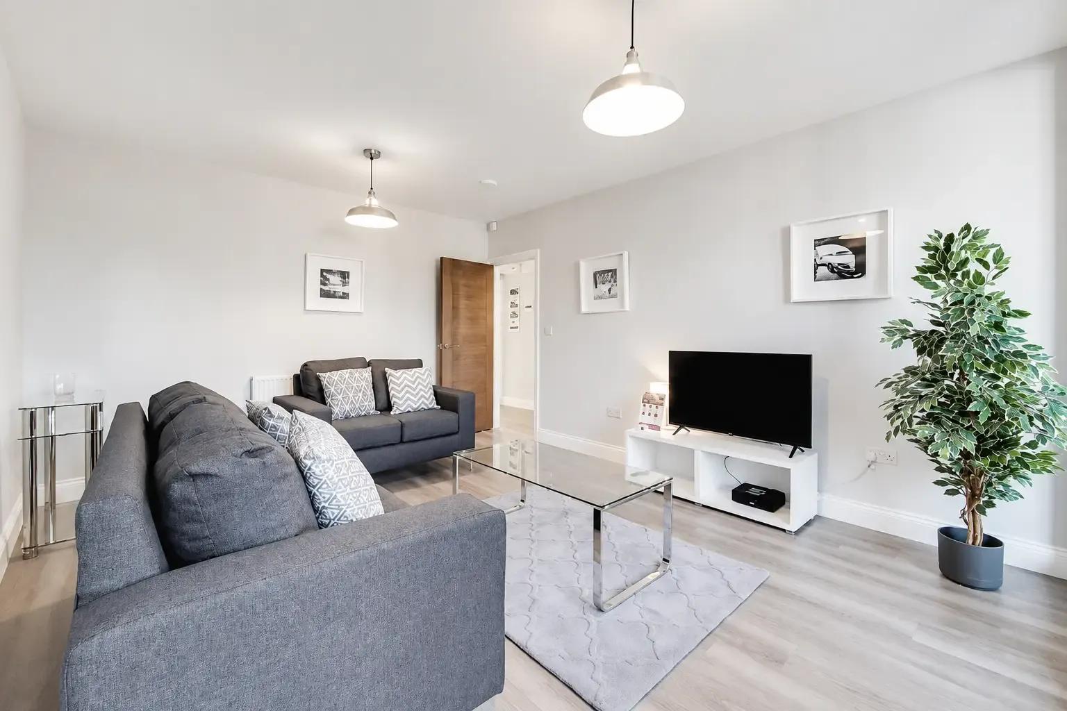 Brewers Lane - 2 Bed serviced apartment - Richmond - VivreStays