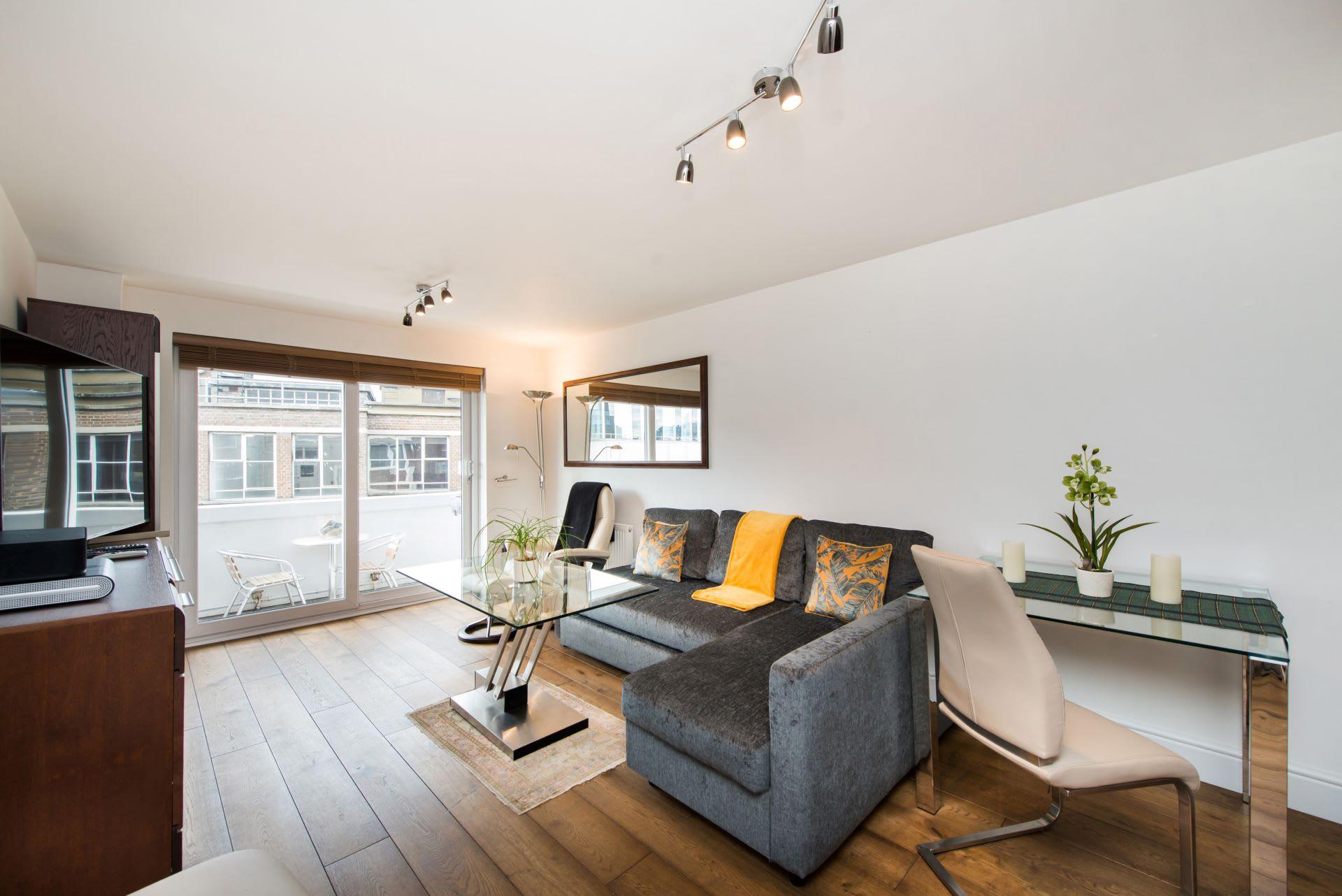 View 1-Bed Fitzrovia Flat · Balcony & Views · Sleeps 3 1-Bed Fitzrovia Flat · Balcony & Views · Sleeps 3 serviced apartment - London - VivreStays