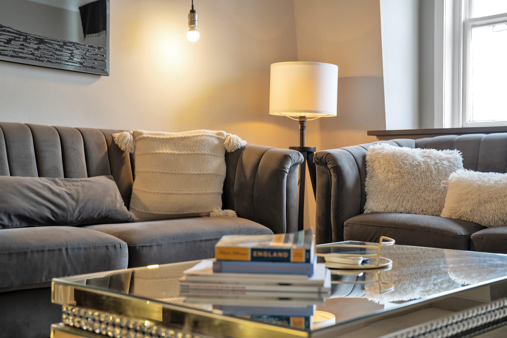 View Deluxe 1-bedroom apartment behind Harrods w/AC Deluxe 1-bedroom apartment behind Harrods w/AC serviced apartment - London - VivreStays