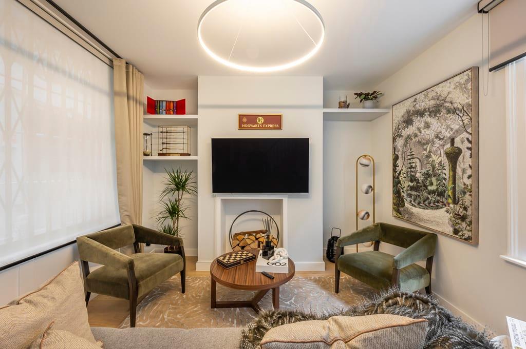 View 2-Bedroom Harry Potter-Inspired House • Sleeps 6 2-Bedroom Harry Potter-Inspired House • Sleeps 6 serviced apartment - London - VivreStays