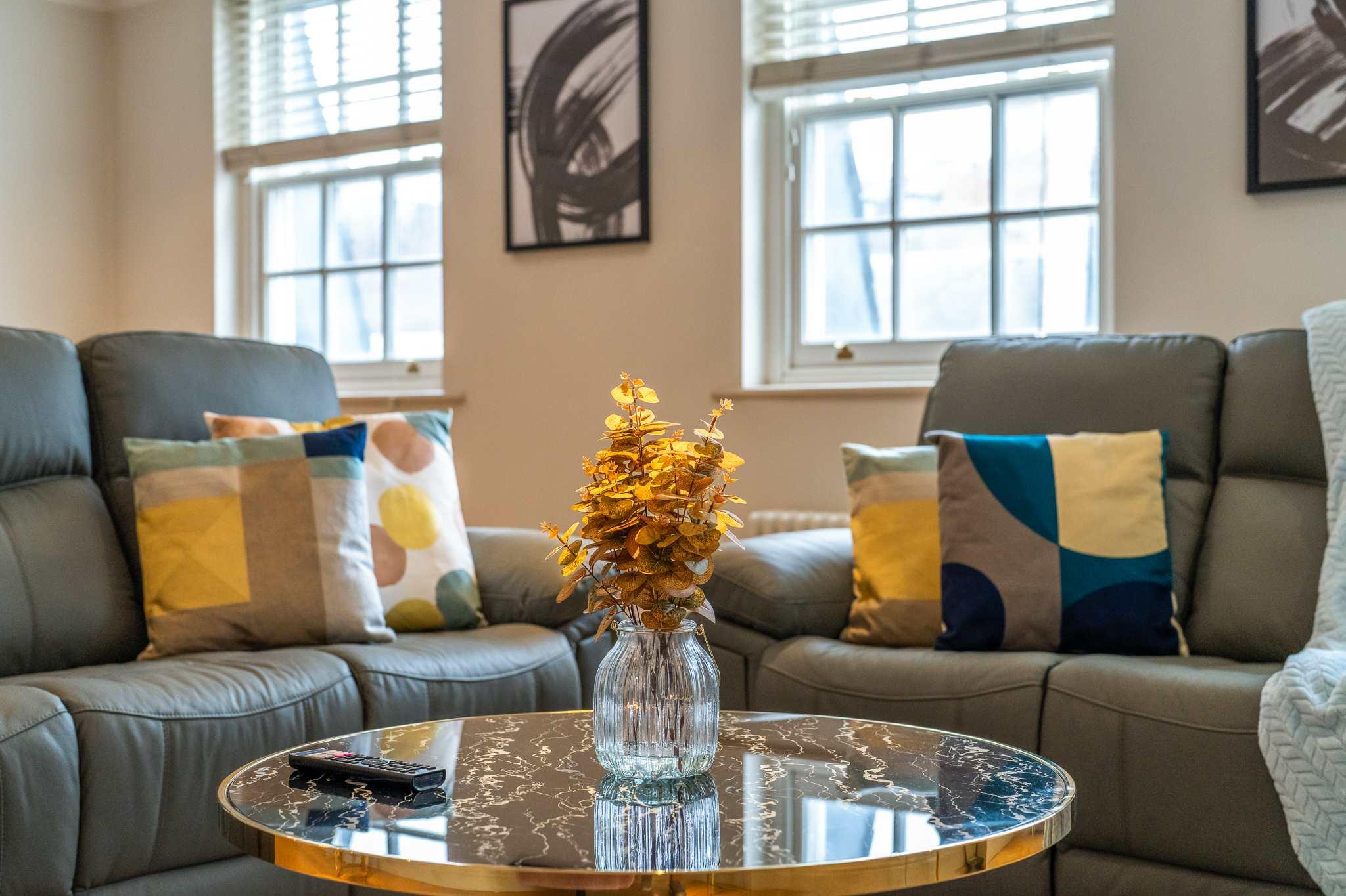 View Luxury Two-Bedroom Apt in Mayfair, London Luxury Two-Bedroom Apt in Mayfair, London serviced apartment - London - VivreStays