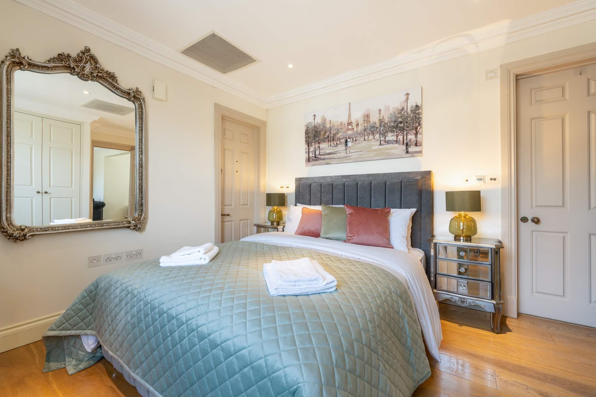 View Luxury Mayfair Apartment Near Hyde Park Luxury Mayfair Apartment Near Hyde Park serviced apartment - London - VivreStays