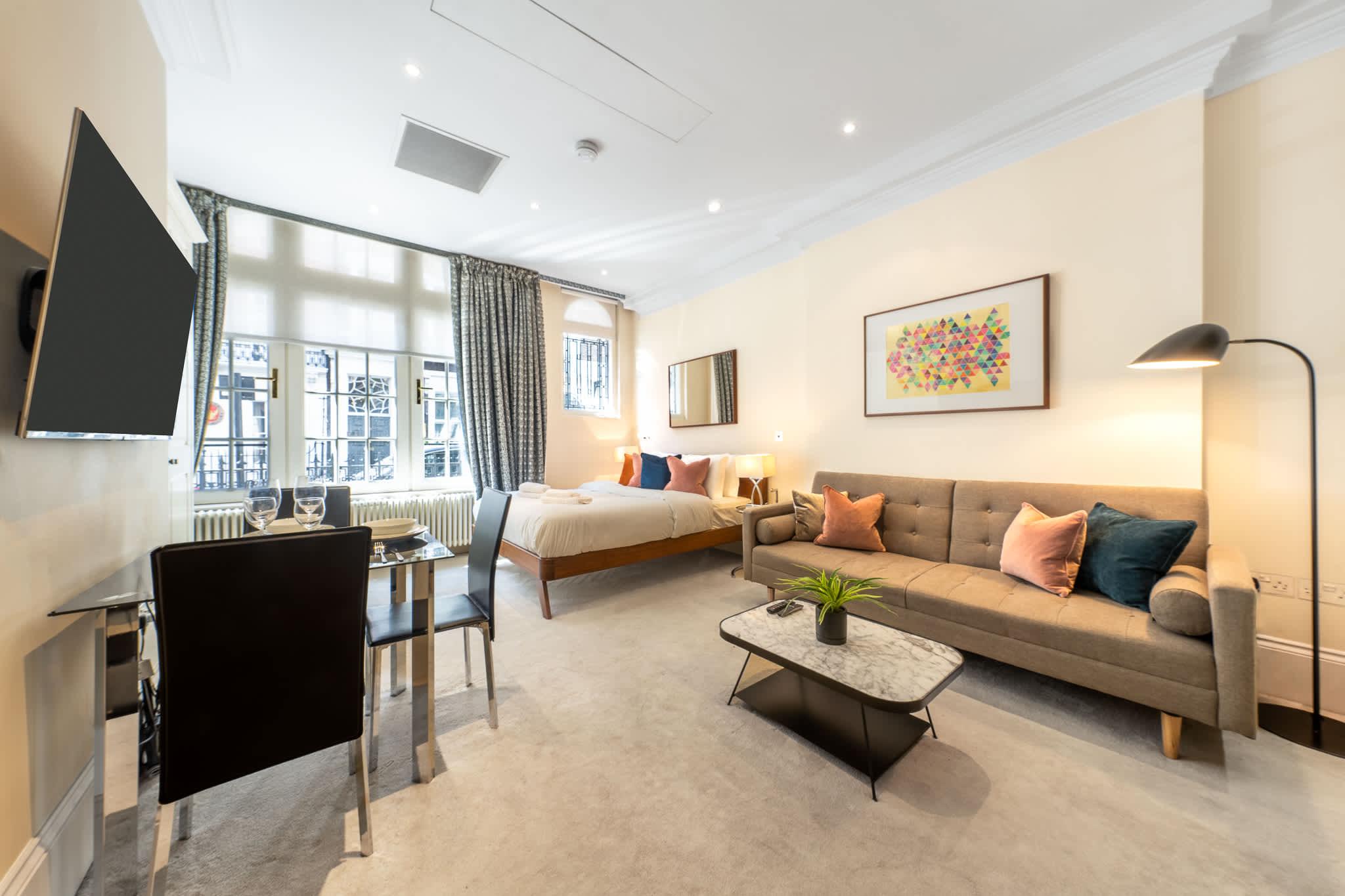 View Modern Studio in Mayfair next to Hyde Park Modern Studio in Mayfair next to Hyde Park serviced apartment - London - VivreStays