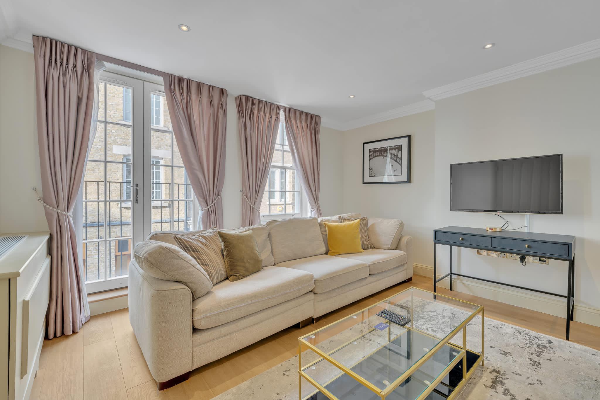 View Luxury Four-Bedroom House in Mayfair Luxury Four-Bedroom House in Mayfair serviced apartment - London - VivreStays