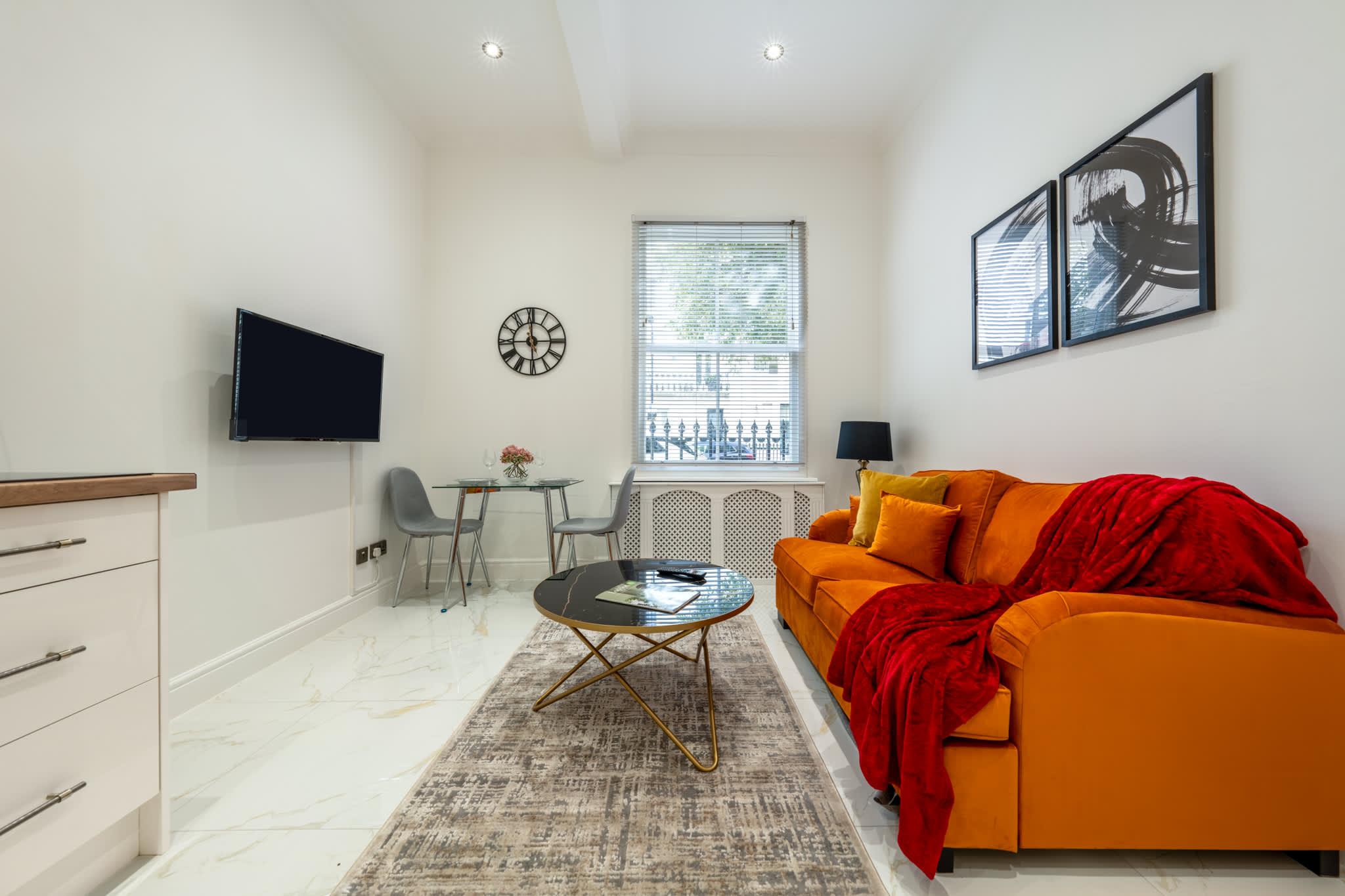 View Lovely Ground floor Apartment next to Station Lovely Ground floor Apartment next to Station serviced apartment - London - VivreStays