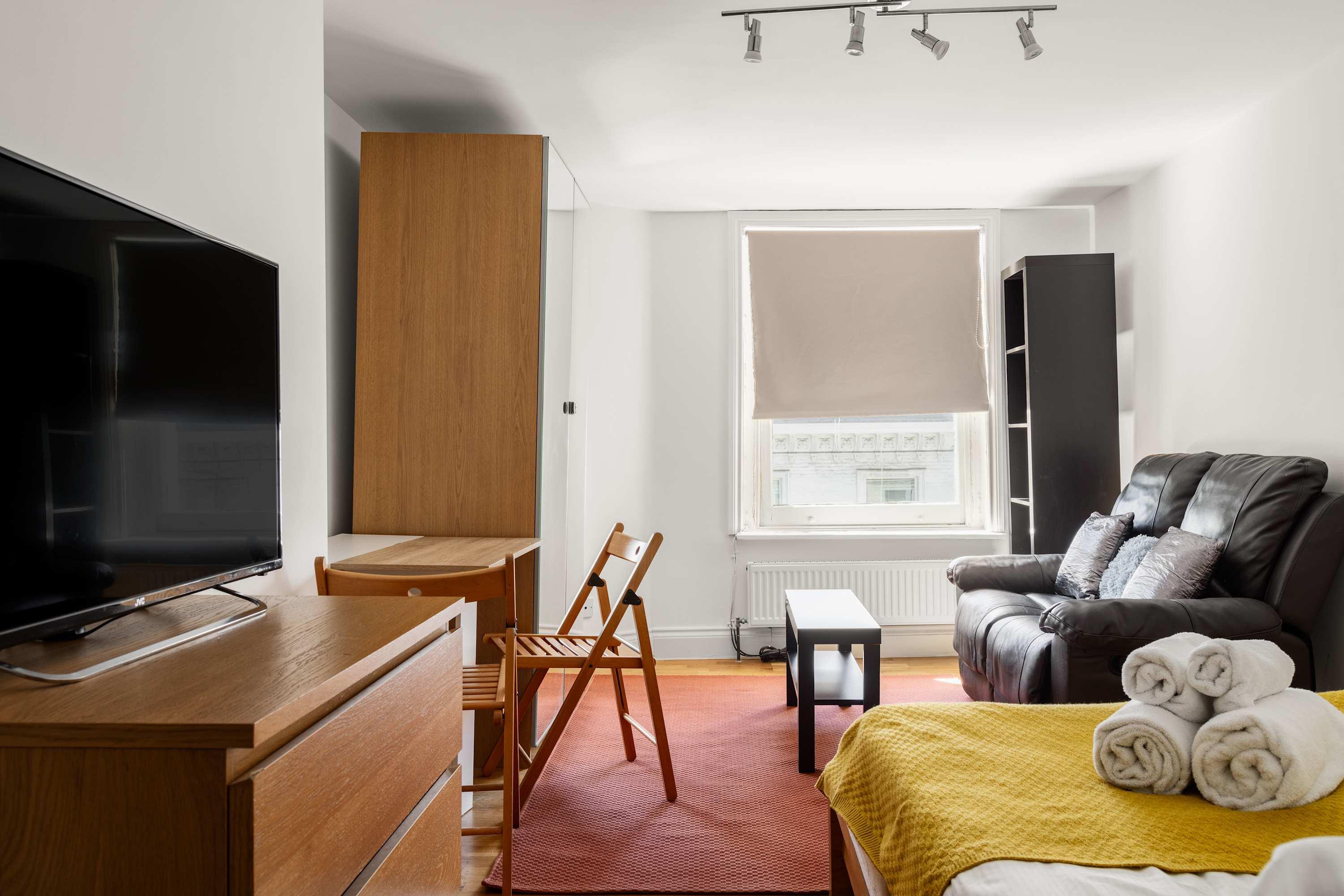 View Cozy Studio In Prime South Kensington! Cozy Studio In Prime South Kensington! serviced apartment - London - VivreStays