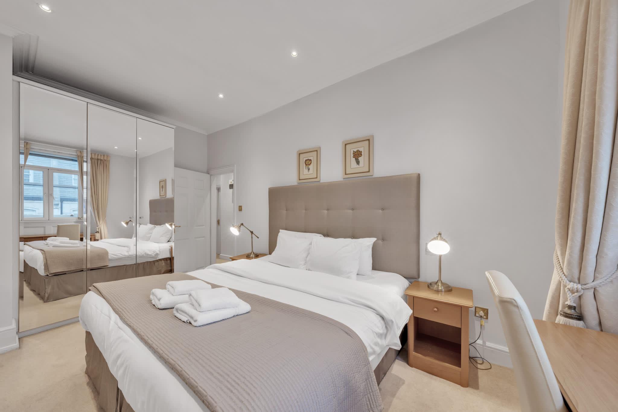 View Executive One-Bedroom Mayfair Residence Executive One-Bedroom Mayfair Residence serviced apartment - London - VivreStays