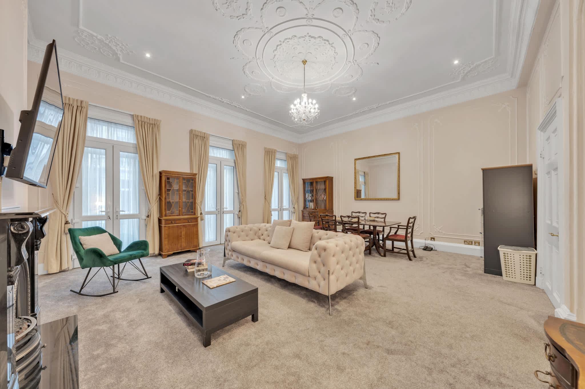 View Chic Mayfair One-Bedroom City Stay Chic Mayfair One-Bedroom City Stay serviced apartment - London - VivreStays