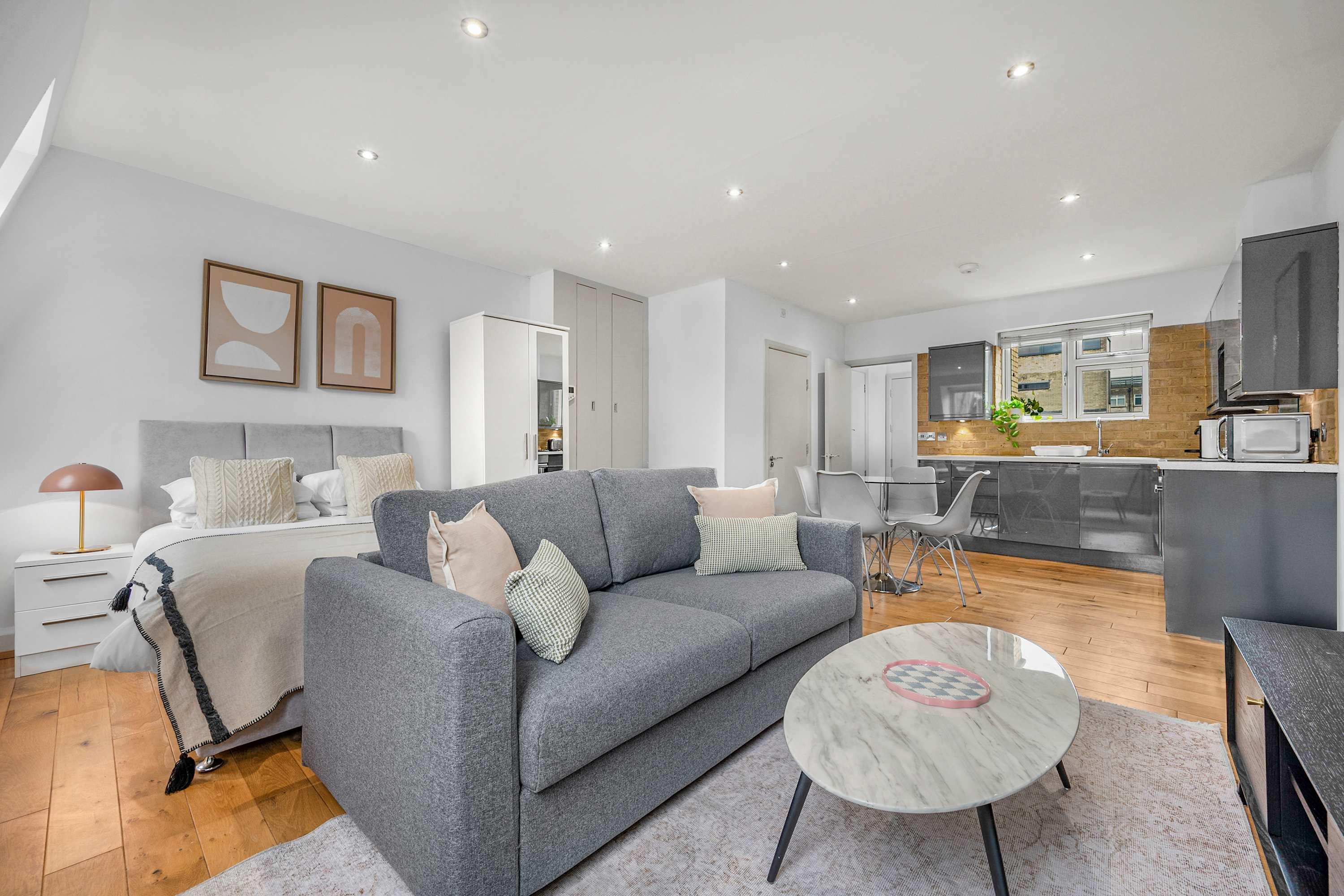 View Skylit Top-Floor Studio - Soho - Sleeps 4 Skylit Top-Floor Studio - Soho - Sleeps 4 serviced apartment - London - VivreStays