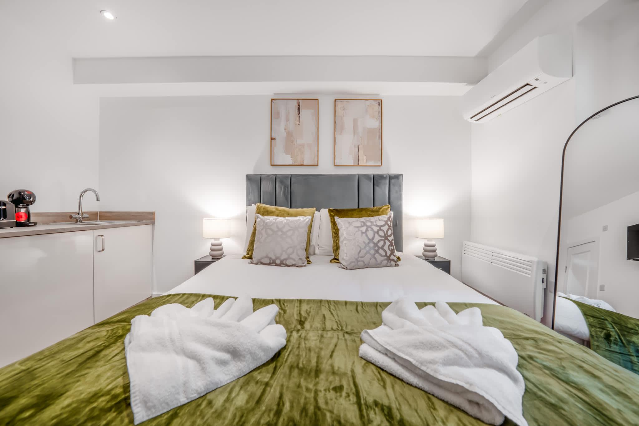 View Standard Studio With Terrace In Knightsbridge Standard Studio With Terrace In Knightsbridge serviced apartment - London - VivreStays
