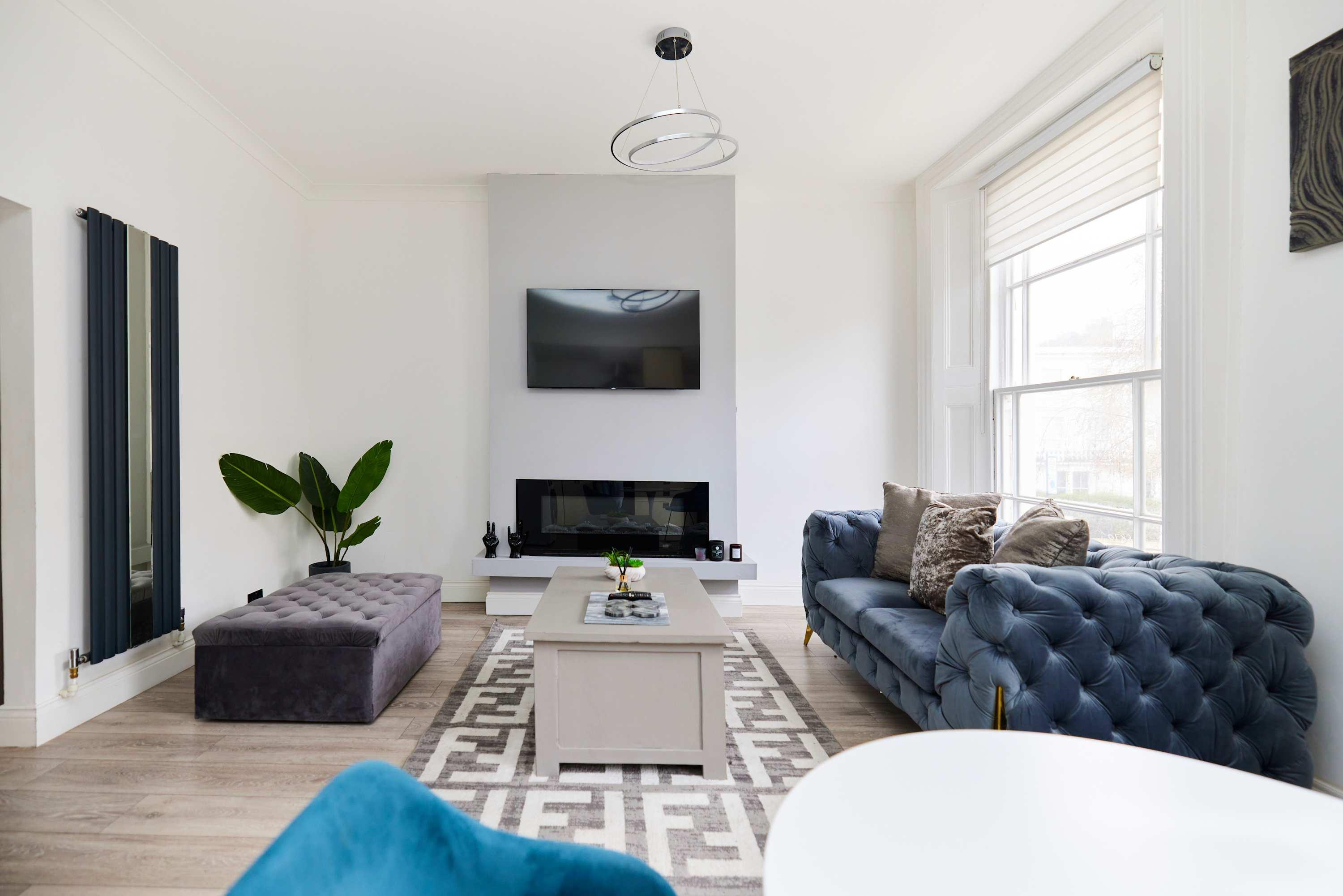 View The Light & Line The Light & Line serviced apartment - London - VivreStays