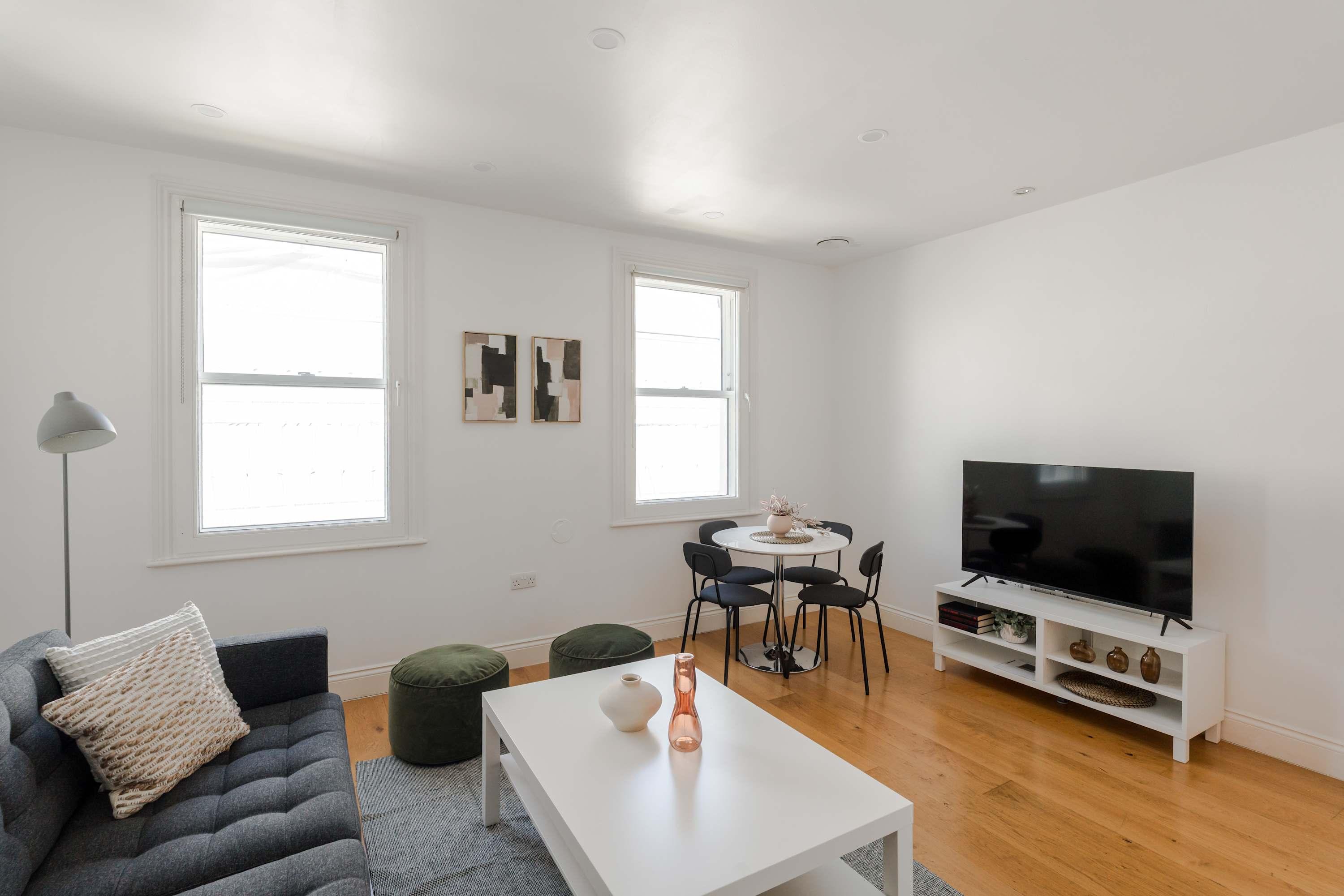 View 3-Bed Flat Near Oxford Circus - Sleeps 6 3-Bed Flat Near Oxford Circus - Sleeps 6 serviced apartment - London - VivreStays