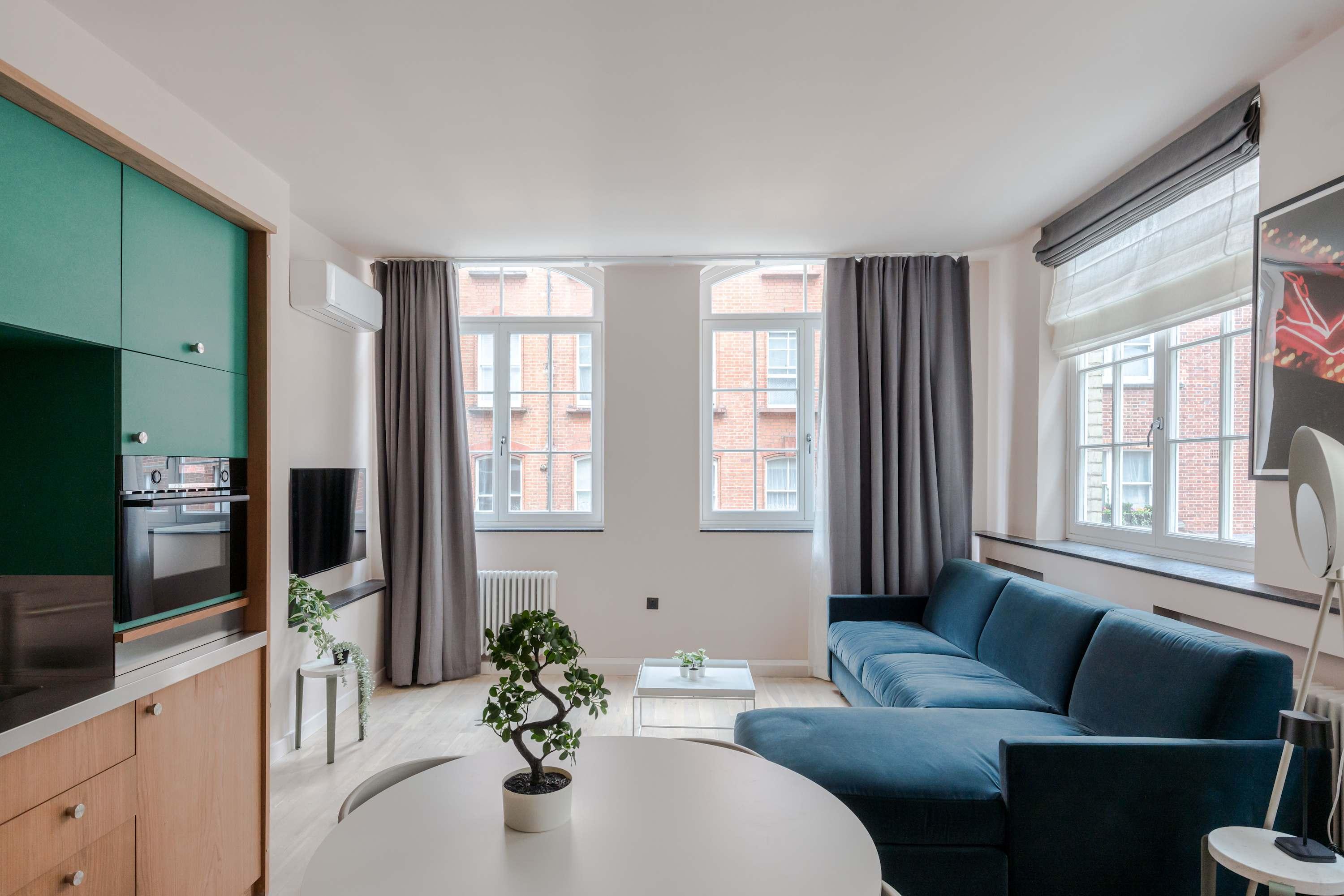 View Chic 1BR Soho Flat | AC | Brewer St | Sleeps 4 Chic 1BR Soho Flat | AC | Brewer St | Sleeps 4 serviced apartment - London - VivreStays