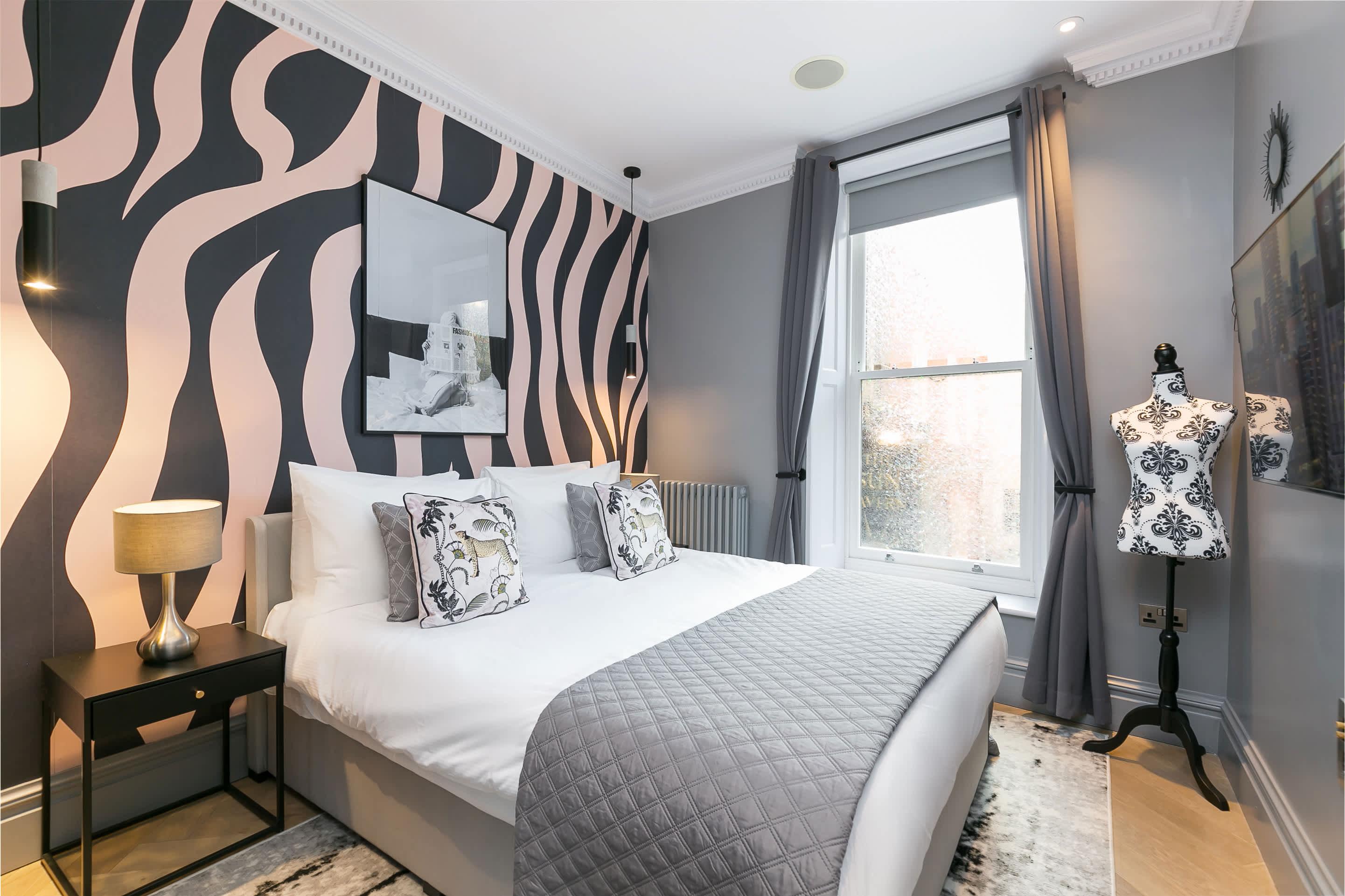 View Luxe 1-Bed Covent Garden Apt · AC · Sleeps 4 Luxe 1-Bed Covent Garden Apt · AC · Sleeps 4 serviced apartment - London - VivreStays