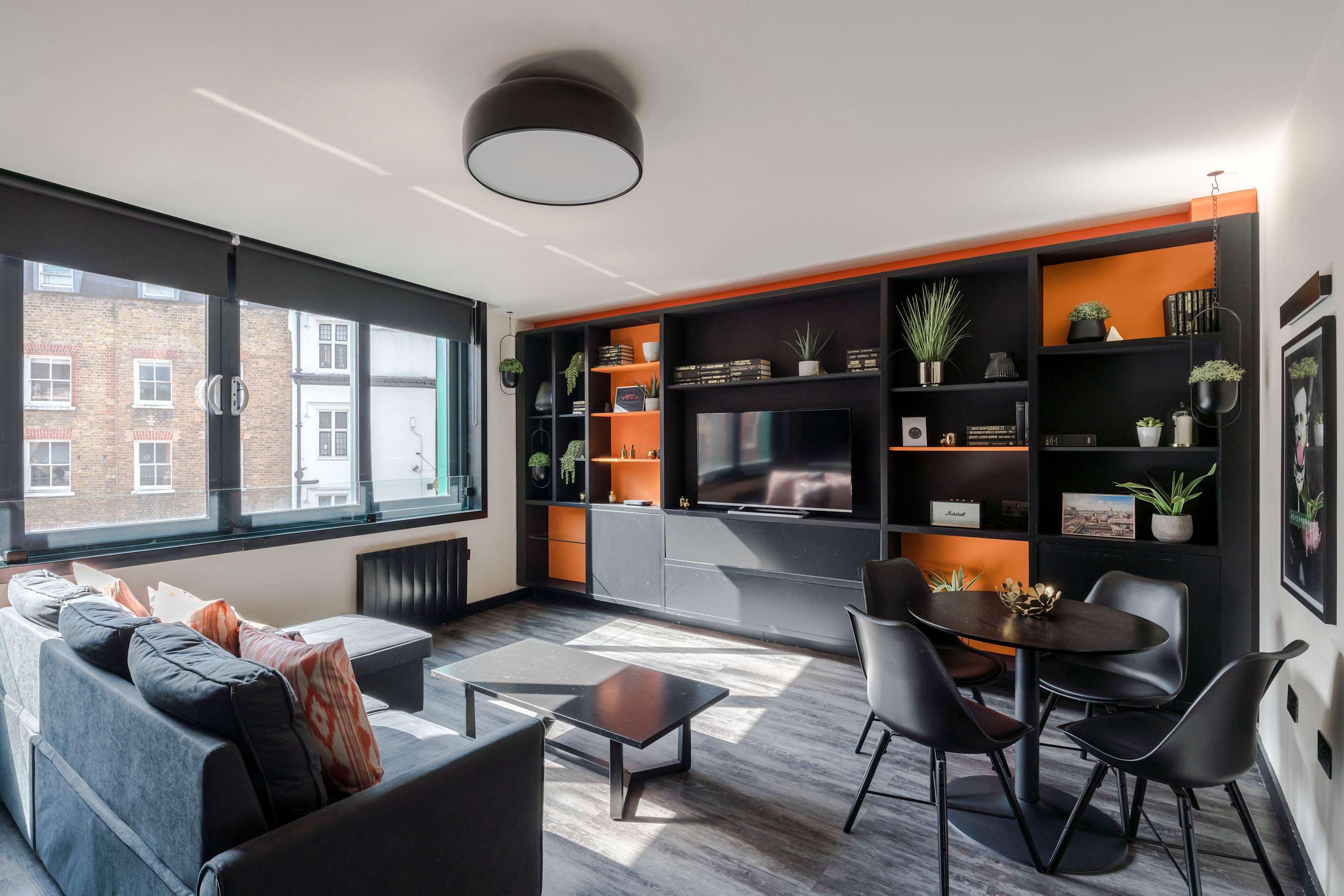 View 2-Bed Flat Near Leicester Sq · Soho · Sleeps 6 2-Bed Flat Near Leicester Sq · Soho · Sleeps 6 serviced apartment - London - VivreStays