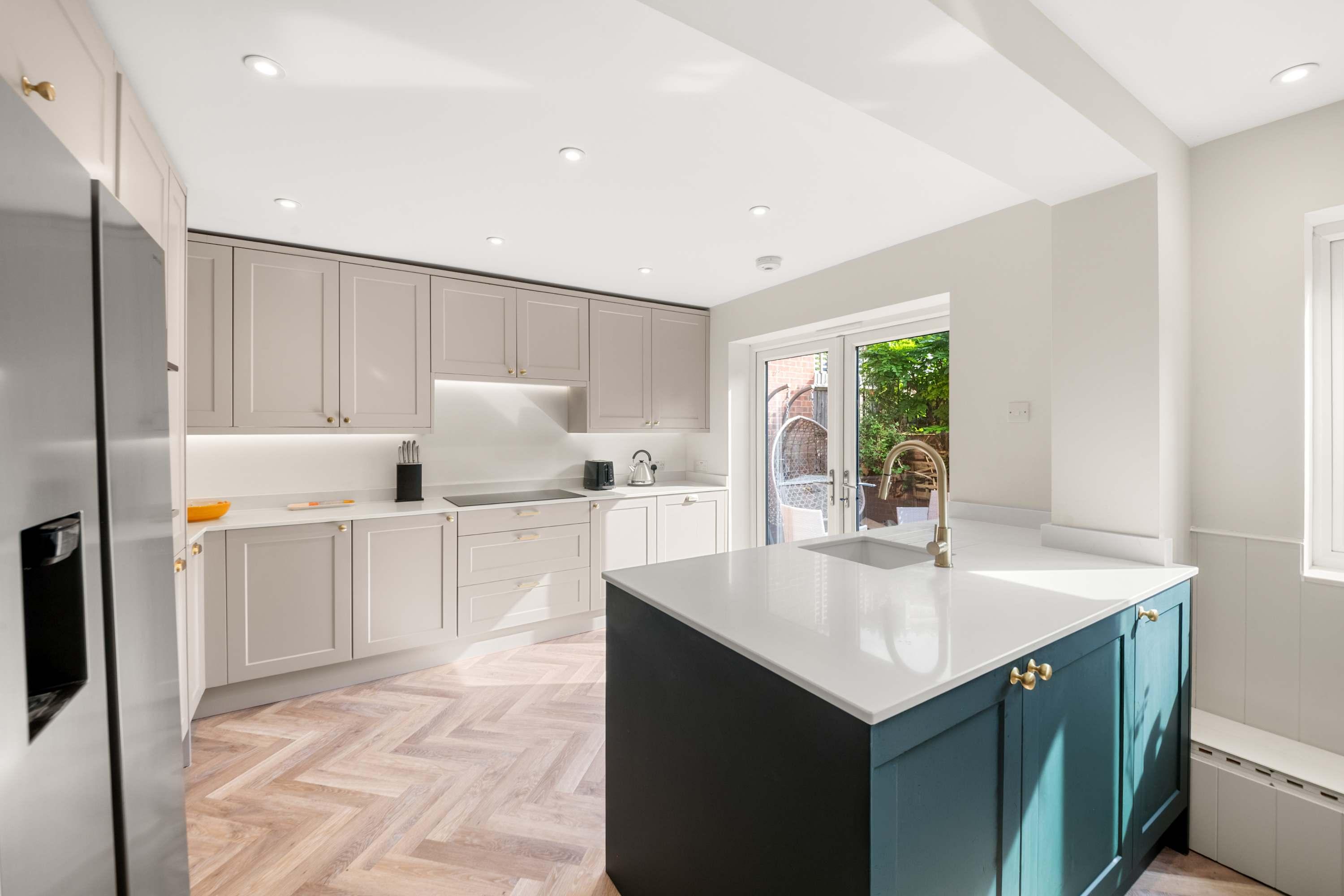 View 4 Bed House in Coulsdon, by ARP Homes, Driveway & Big Garden, Perfect for Families and Insurance Stays 4 Bed House in Coulsdon, by ARP Homes, Driveway & Big Garden, Perfect for Families and Insurance Stays serviced apartment - Caterham - VivreStays