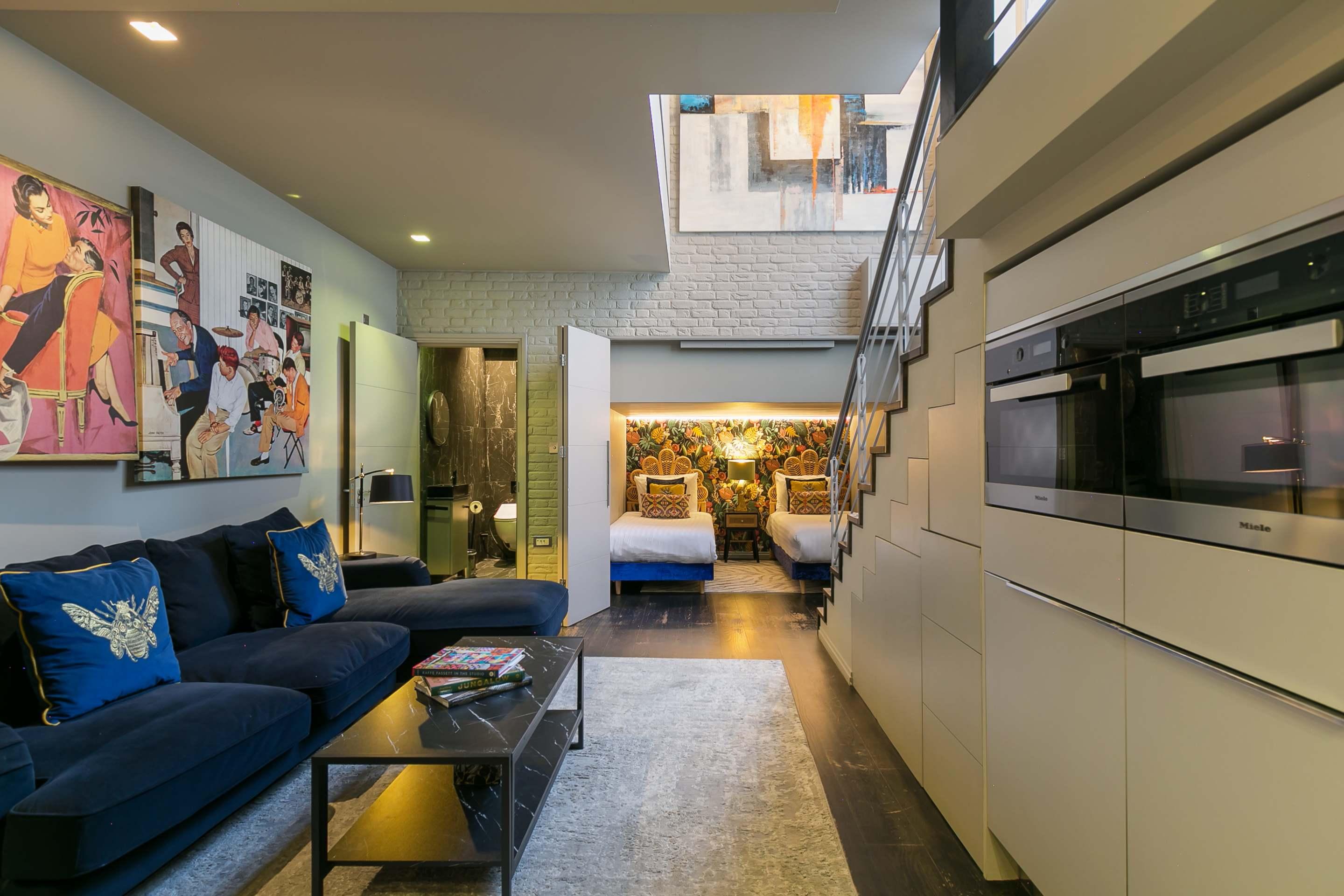 View Covent Garden Duplex · 2 Bed · Sleeps 4 Covent Garden Duplex · 2 Bed · Sleeps 4 serviced apartment - London - VivreStays