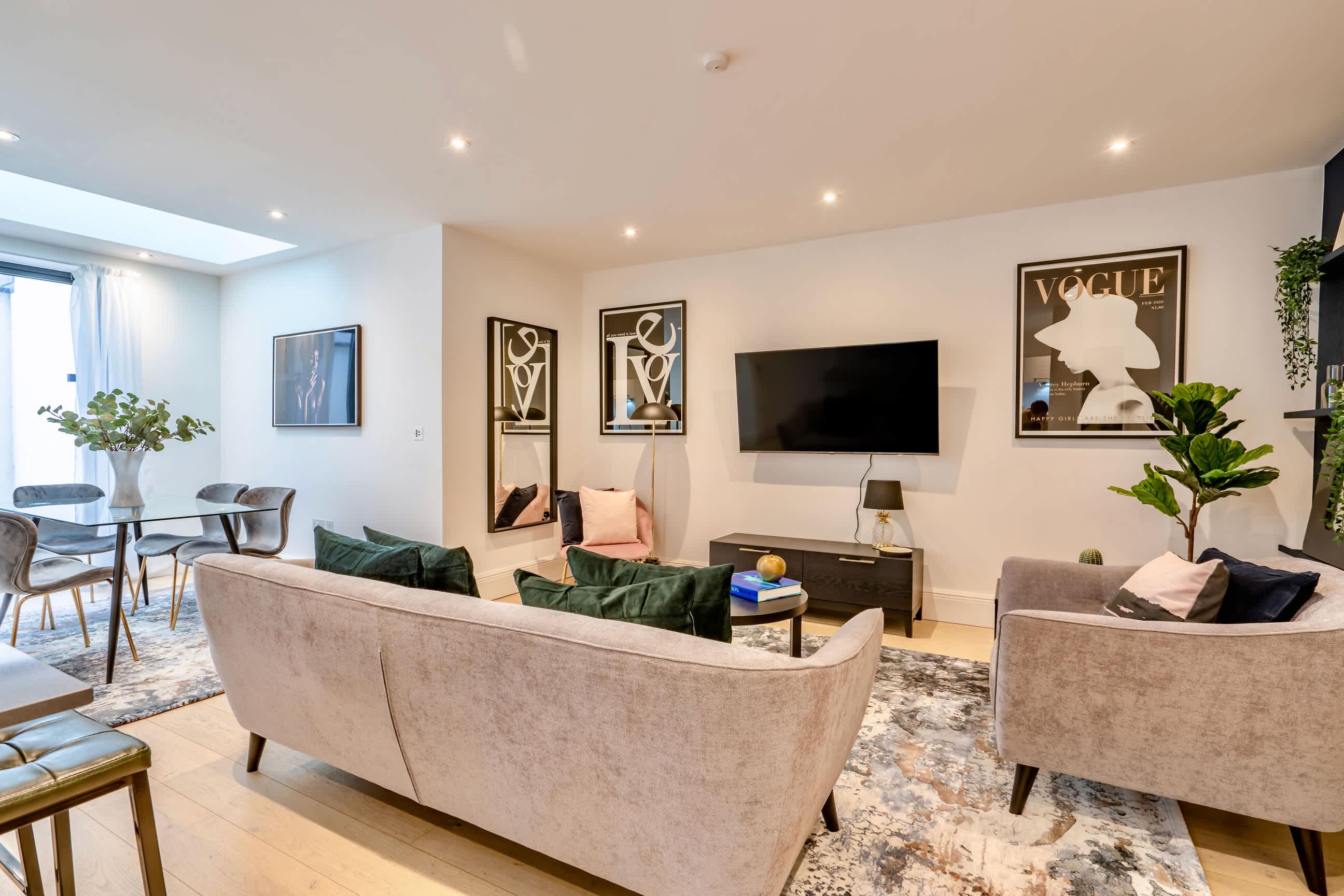 View The Courtyard Clause at No 64 The Courtyard Clause at No 64 serviced apartment - London - VivreStays