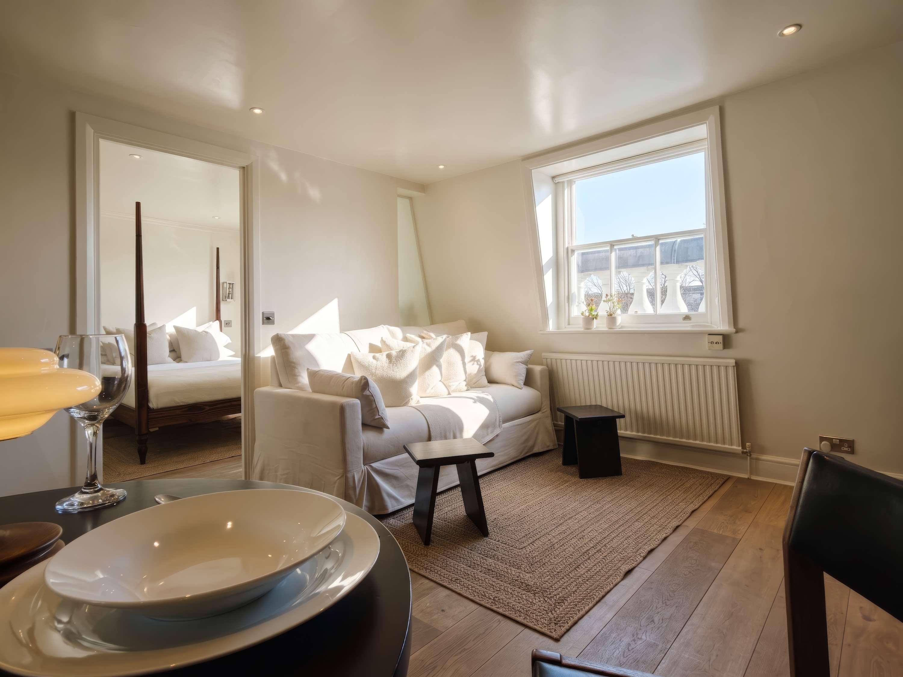 View South Ken Rooftop Loft, Treetop Views, Hyde Park South Ken Rooftop Loft, Treetop Views, Hyde Park serviced apartment - London - VivreStays