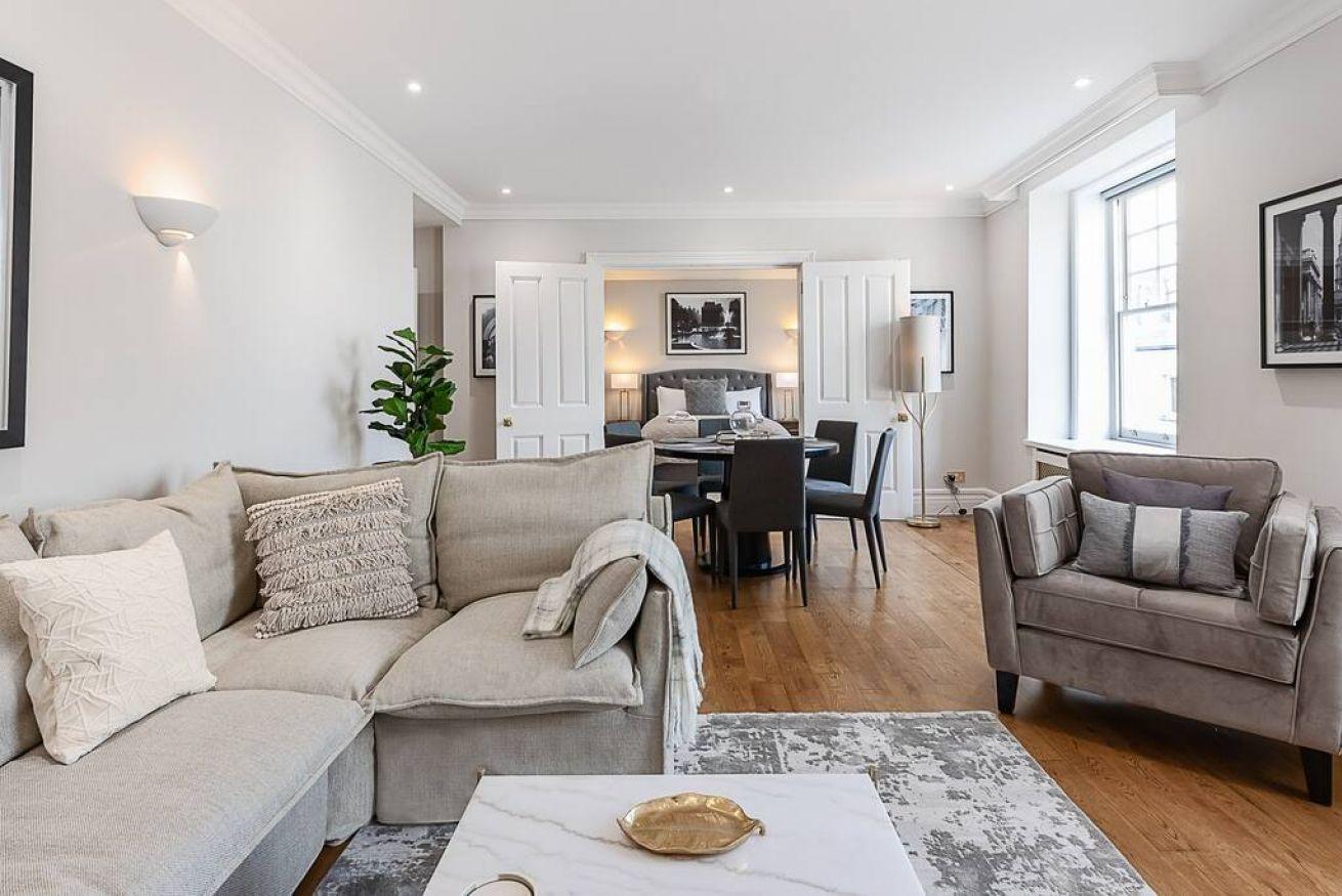 View Exquisite flat with terrace in Mayfair Exquisite flat with terrace in Mayfair serviced apartment - St. James's - VivreStays