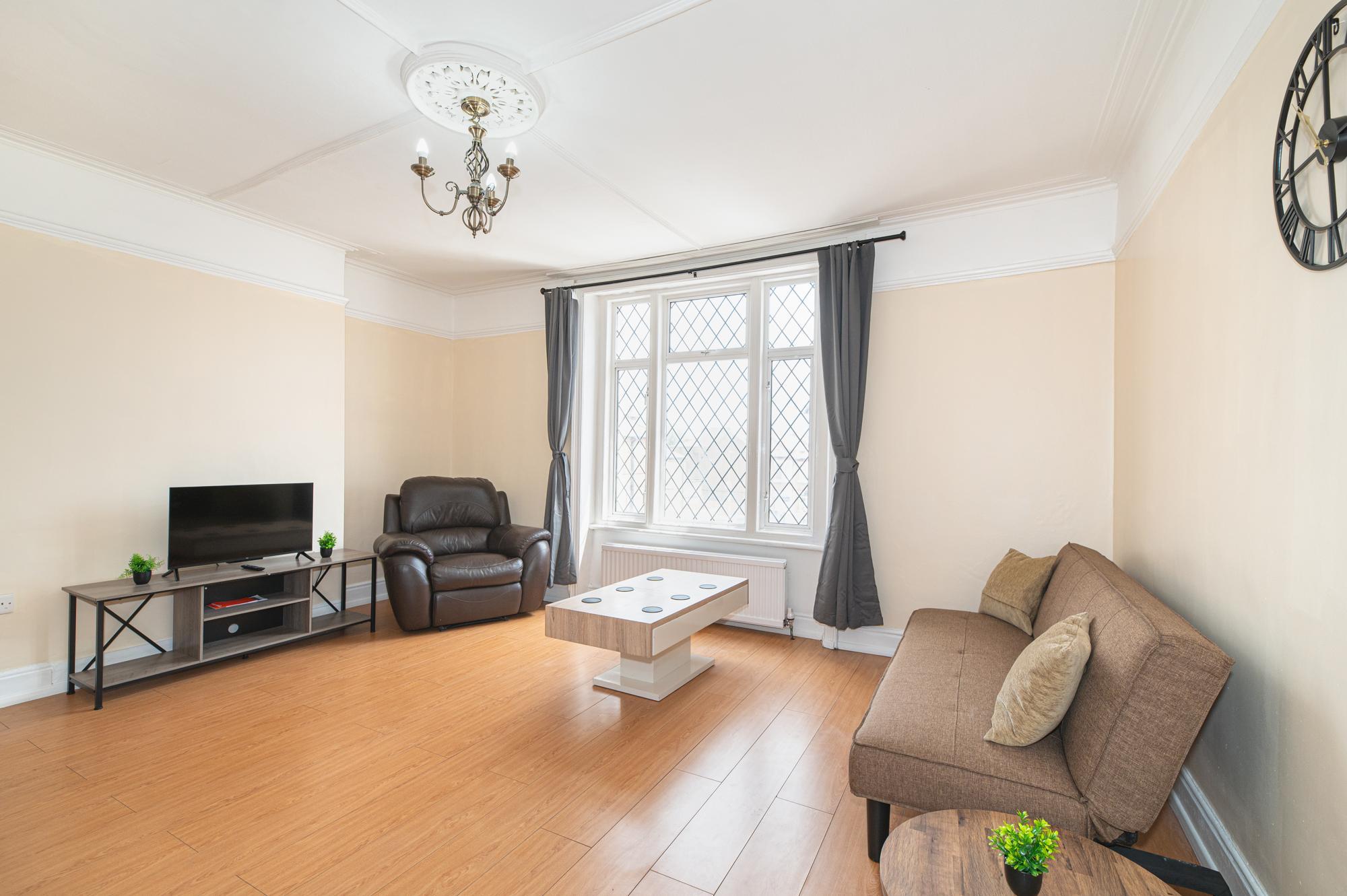 View Spacious 4BR Home Near Wimbledon & Central London - Pass the Keys Spacious 4BR Home Near Wimbledon & Central London - Pass the Keys serviced apartment - London - VivreStays