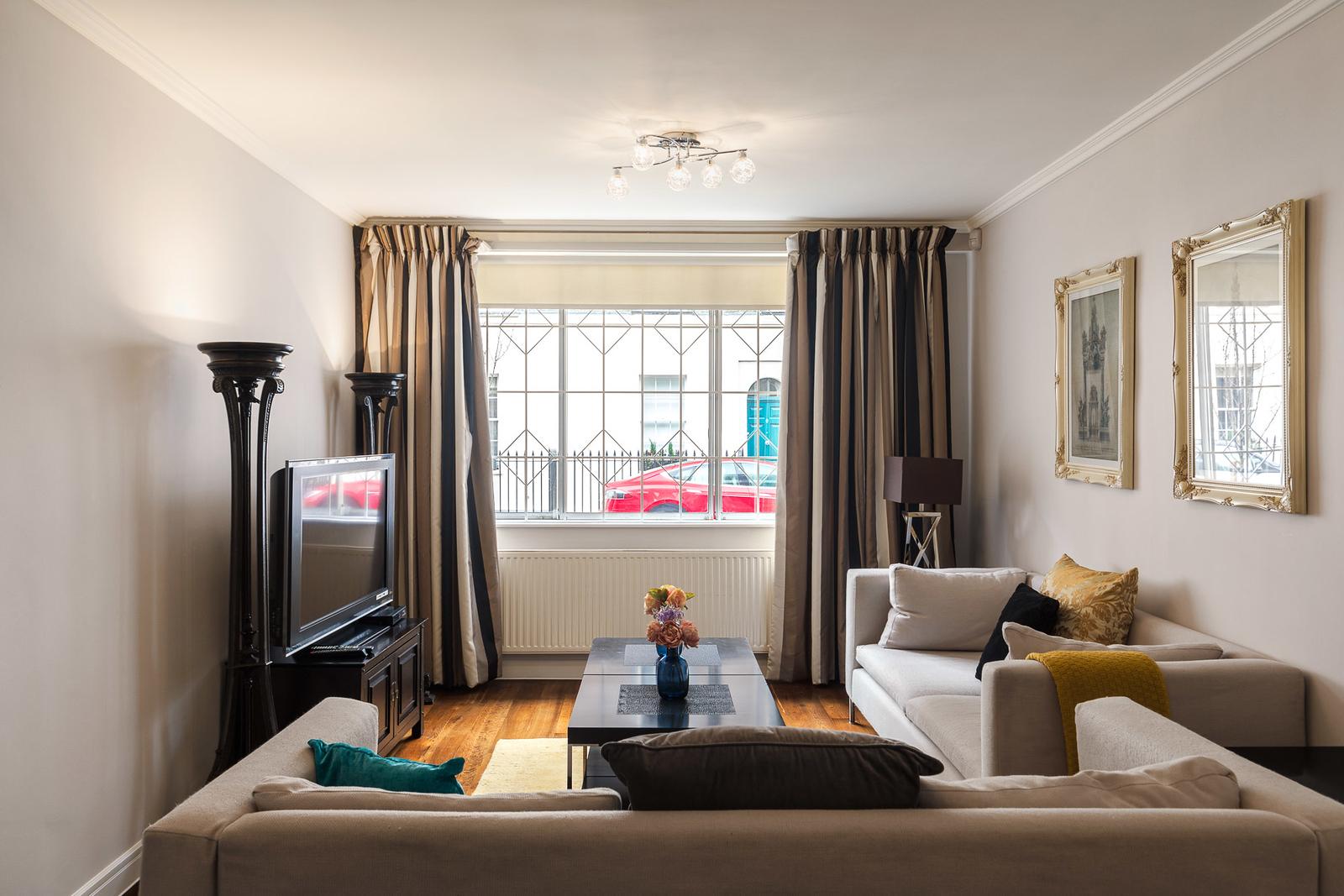 View LUX 3-bedroom Family Home in Portman square LUX 3-bedroom Family Home in Portman square serviced apartment - London - VivreStays