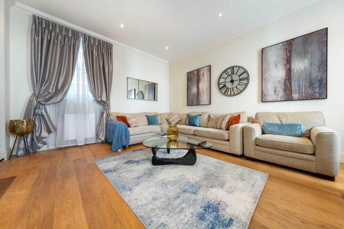 View Deluxe Mayfair Town House Deluxe Mayfair Town House serviced apartment - London - VivreStays