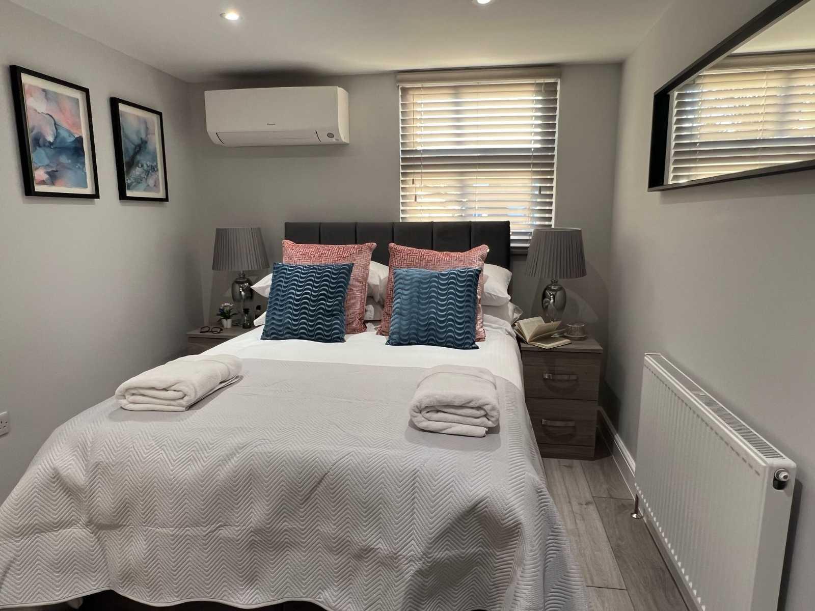 View 57a Glenthorne Road, New Southgate, N11 3HU - 3Bedroom/2Bathroom 57a Glenthorne Road, New Southgate, N11 3HU - 3Bedroom/2Bathroom serviced apartment - London - VivreStays